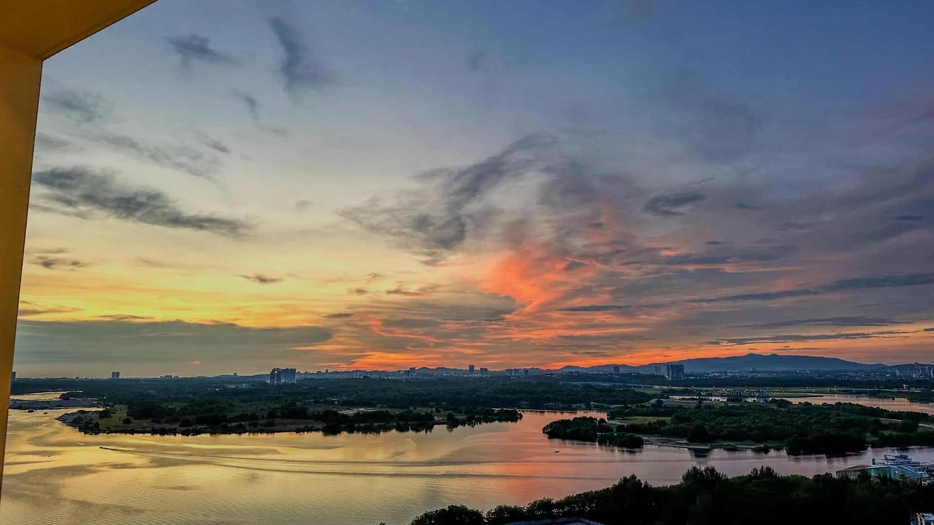 Апартаменты Funxvivid Seaview 2Br 2Cp Near Sg Ciq Ksl Zoojb Free Netflix Wifi Джохор-Бару 0*,