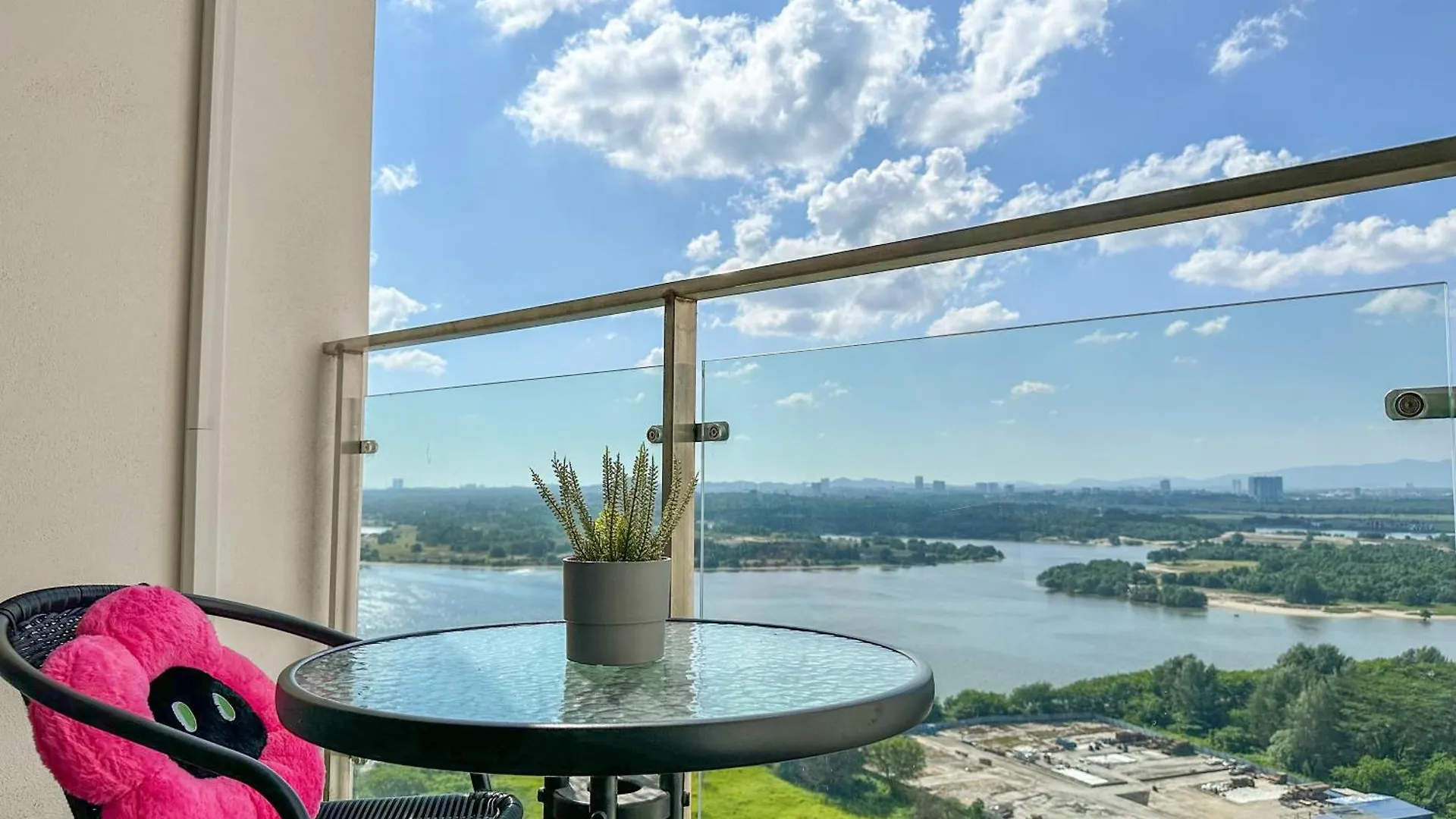 Апартаменты Funxvivid Seaview 2Br 2Cp Near Sg Ciq Ksl Zoojb Free Netflix Wifi Джохор-Бару